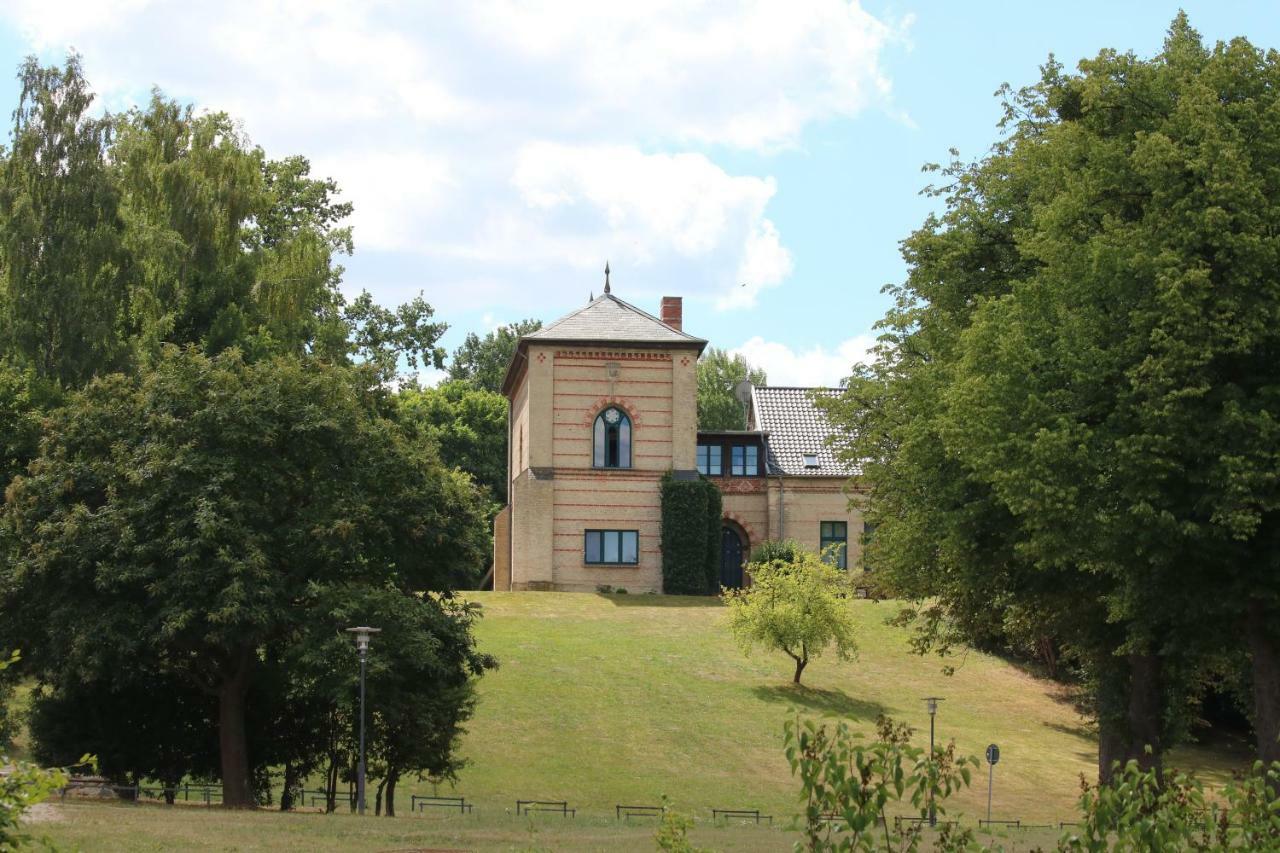 Historisches Gebaeude " Rentmeisteramt" Basedow Basedow  ภายนอก รูปภาพ